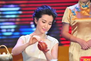 喝茶的明星,揭秘明星们的养生茶饮秘籍”